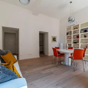 Termini & Acquario Romano Bright Apartment Rome